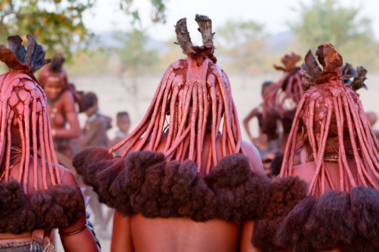 Femmes himbas dans leur village