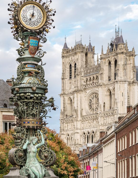 Horloge Dewailly et cathédrale d'Amiens